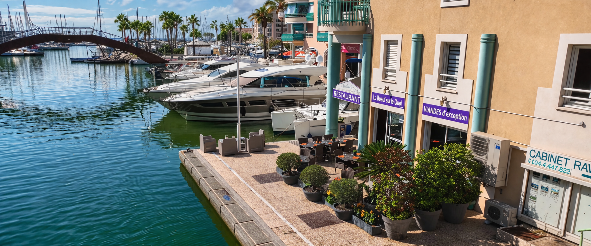 Terrasse vue marina et yachts — Restaurant Le Bœuf sur le Quai Port de Fréjus